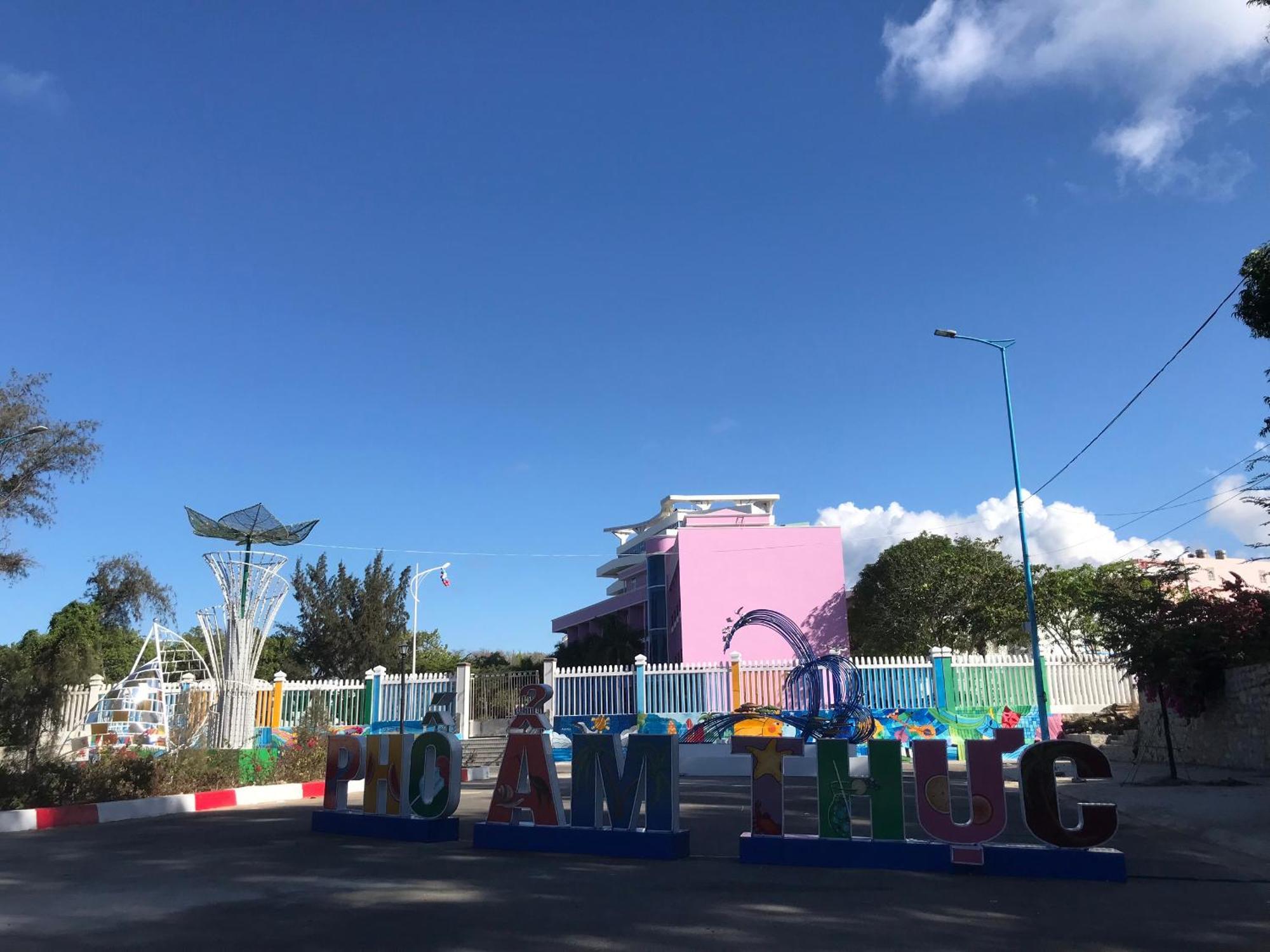 Nguyen Kim Motel ロン・ハイ エクステリア 写真